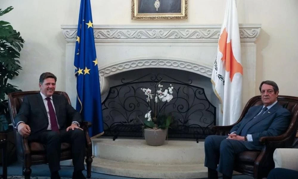 Συνάντηση Βαρβιτσιώτη–Αναστασιάδη: «H Ελλάδα στο πλευρό της Κύπρου»